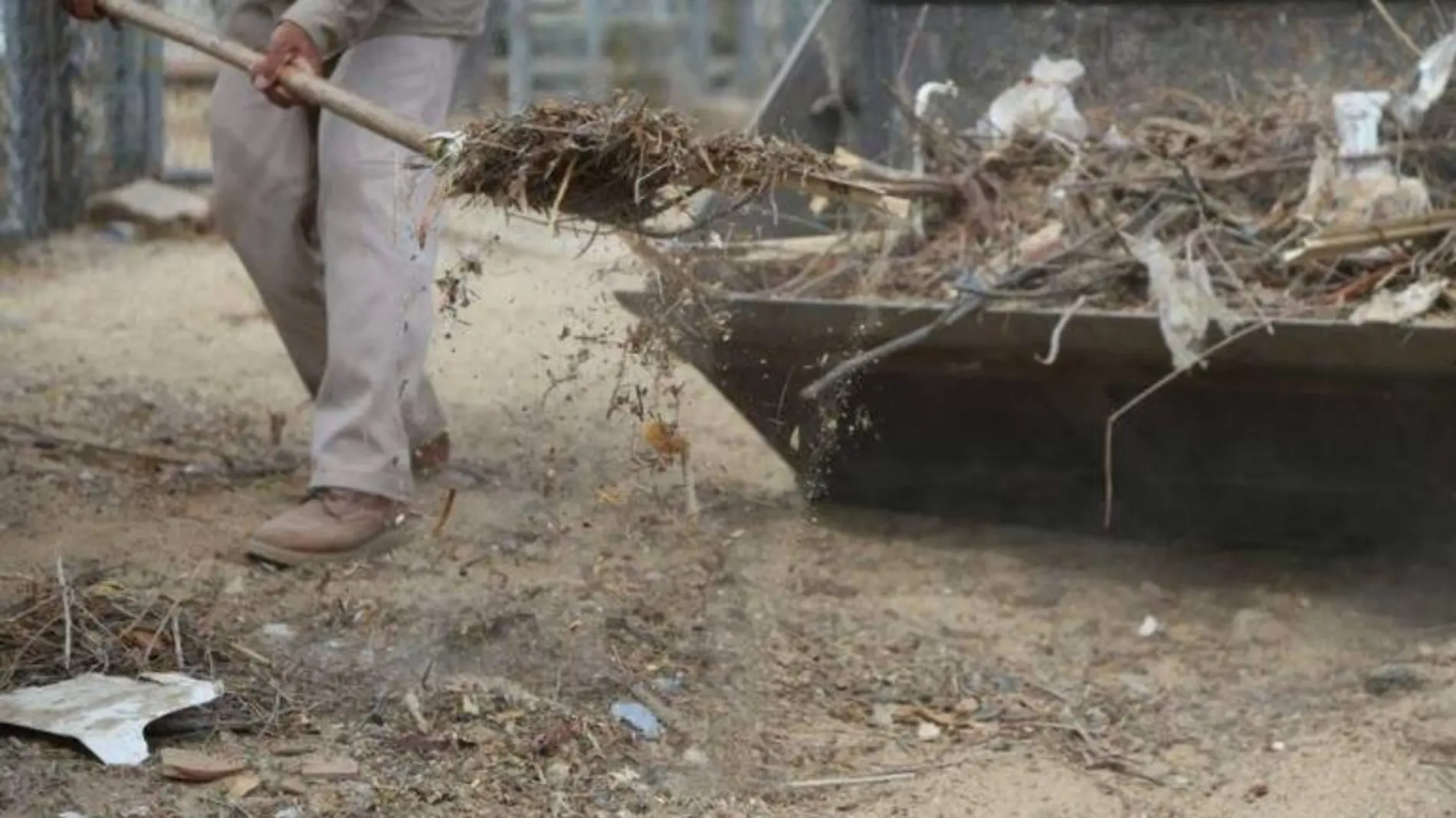 Basura por temporada de lluvias en Los Cabos